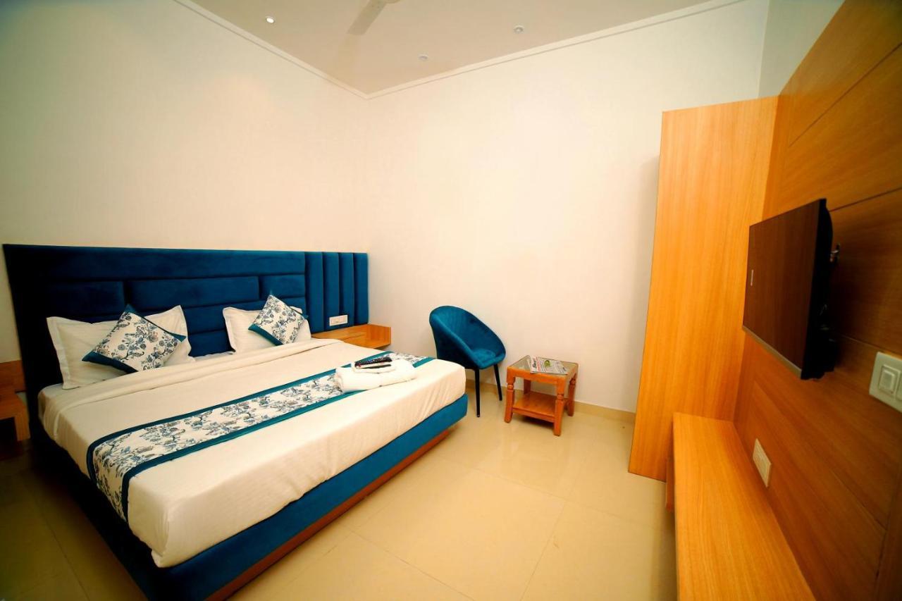 Hotel Diamond View Amritsar Exterior photo