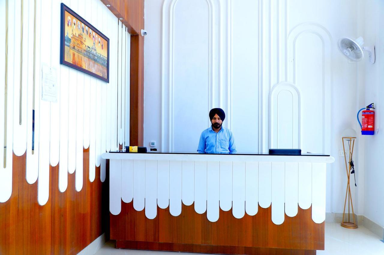 Hotel Diamond View Amritsar Exterior photo